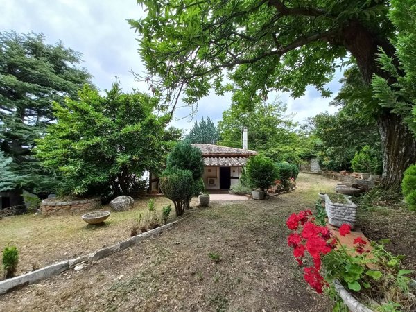 casa indipendente in vendita a Viterbo in zona San Martino al Cimino