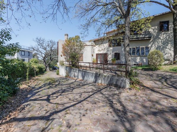 casa indipendente in vendita a Viterbo