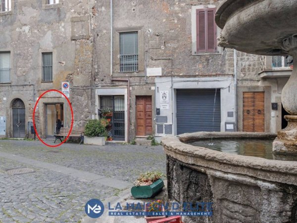 negozio in vendita a Viterbo in zona Bagnaia