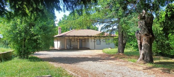 casa indipendente in vendita a Viterbo in zona San Martino al Cimino