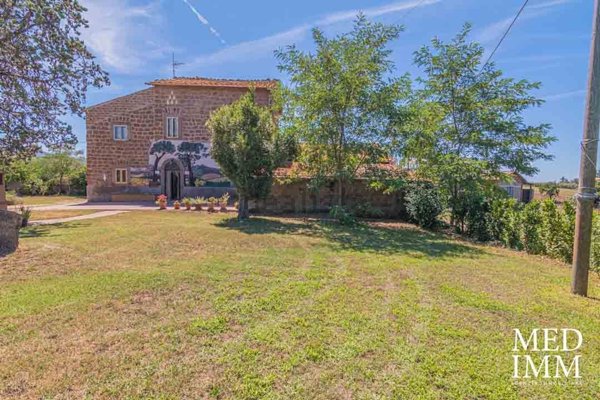 casa indipendente in vendita a Viterbo in zona Castel d'Asso