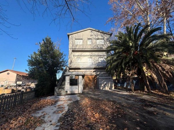 appartamento in vendita a Viterbo in zona Centro Città