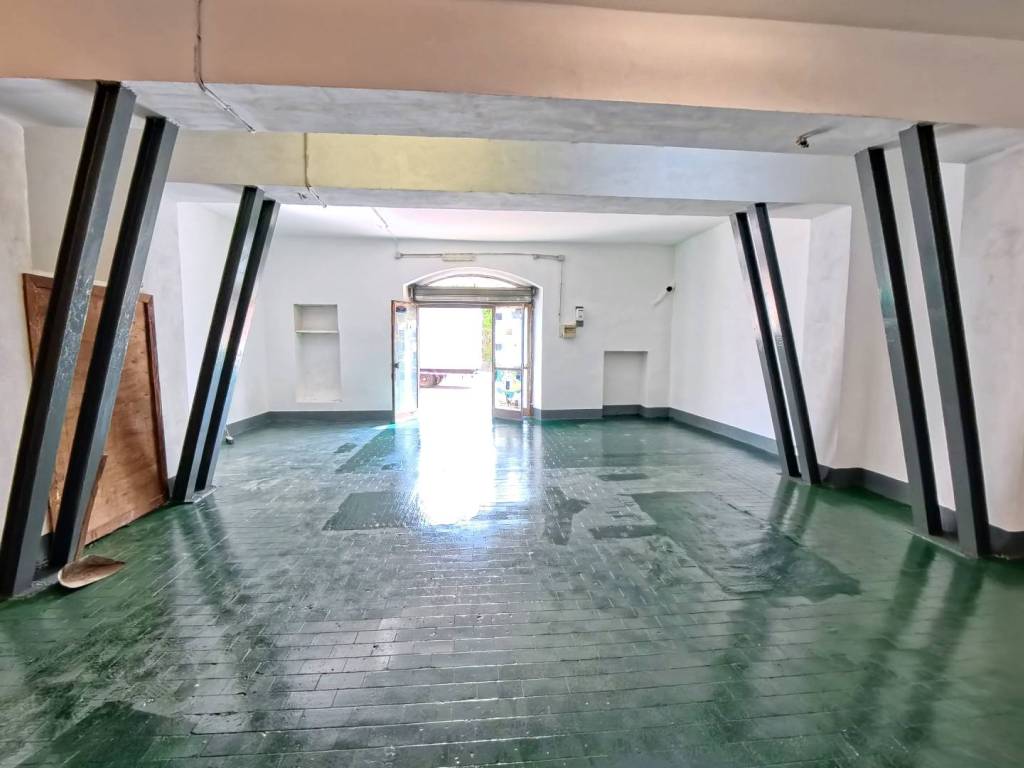 negozio in vendita a Viterbo