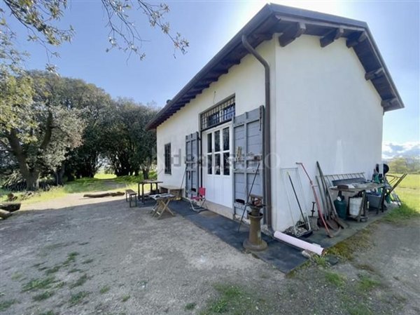 casa indipendente in vendita a Viterbo in zona Fastello