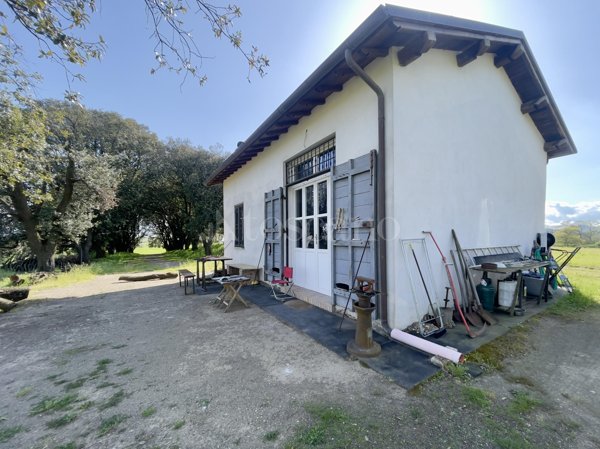 casa indipendente in vendita a Viterbo in zona Fastello