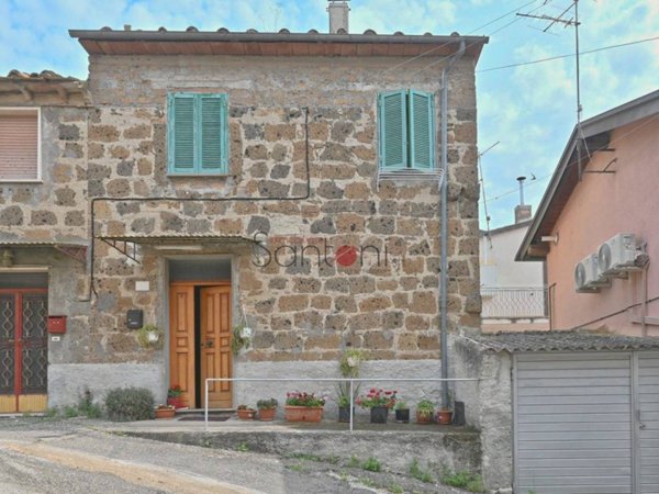 casa indipendente in vendita a Viterbo in zona Grotte Santo Stefano