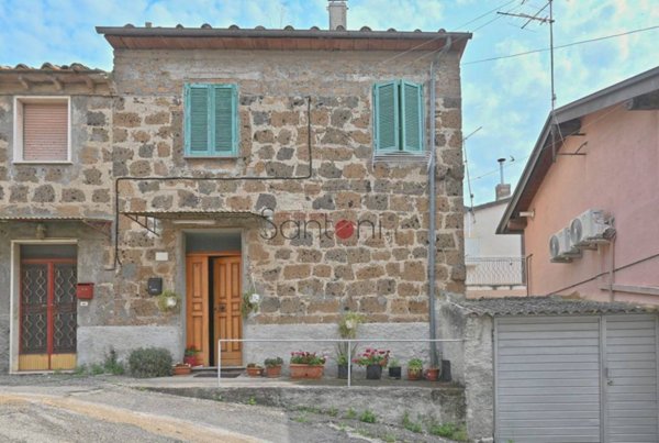casa indipendente in vendita a Viterbo in zona Grotte Santo Stefano