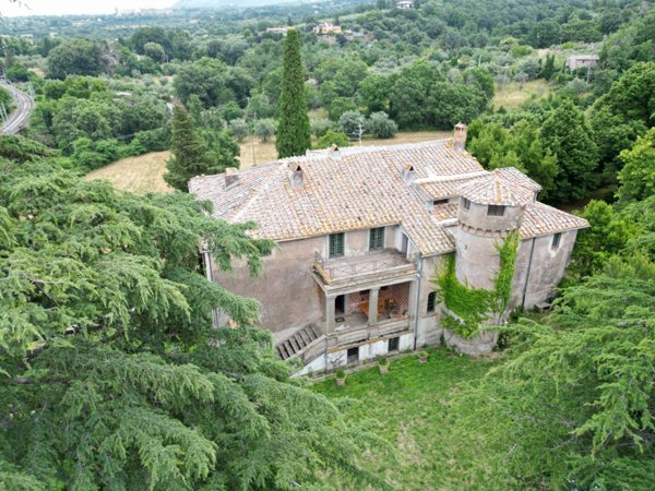 casa indipendente in vendita a Viterbo in zona San Martino al Cimino