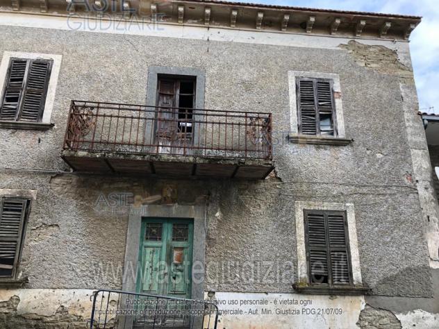locale di sgombero in vendita a Viterbo