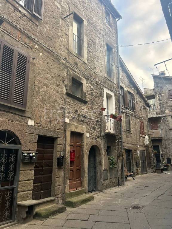 appartamento in vendita a Viterbo in zona Bagnaia