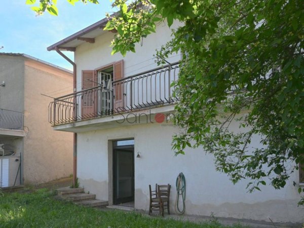 casa indipendente in vendita a Viterbo in zona Grotte Santo Stefano