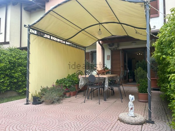 casa indipendente in vendita a Viterbo in zona Bagnaia