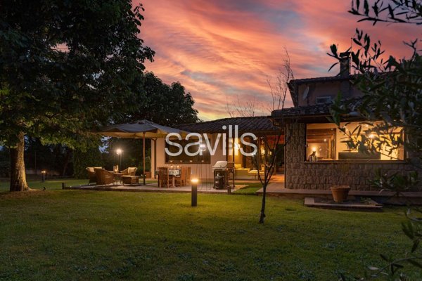 casa indipendente in vendita a Viterbo in zona Centro Città