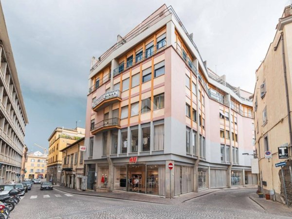 appartamento in vendita a Viterbo in zona Centro Città