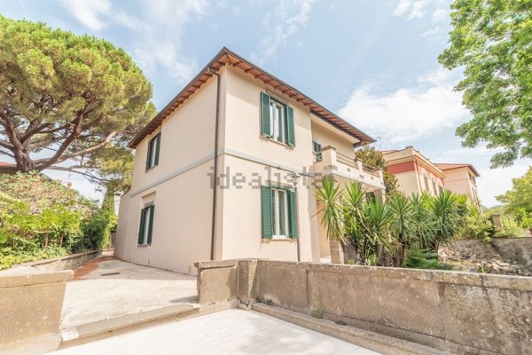 casa indipendente in vendita a Viterbo