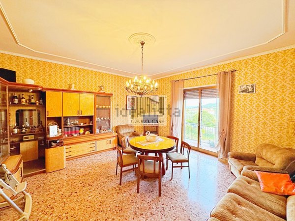 casa indipendente in vendita a Viterbo
