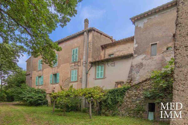 casa indipendente in vendita a Viterbo in zona San Martino al Cimino