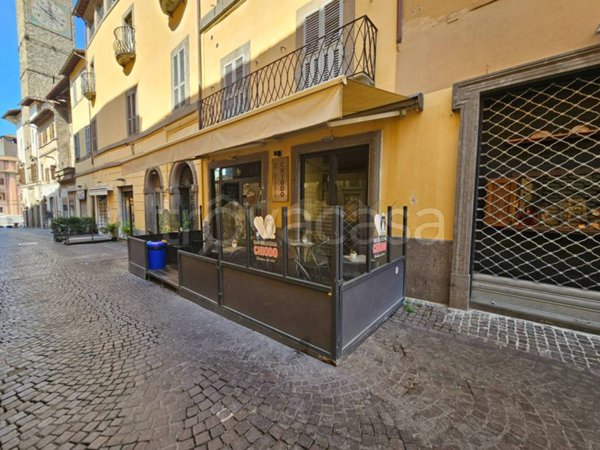 negozio in vendita a Viterbo in zona Centro Città