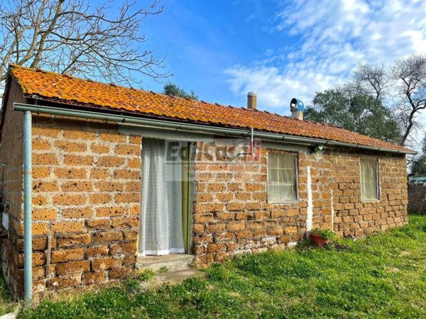 casa indipendente in vendita a Viterbo in zona Grotte Santo Stefano
