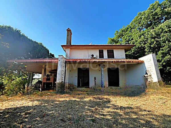 casa indipendente in vendita a Viterbo in zona San Martino al Cimino
