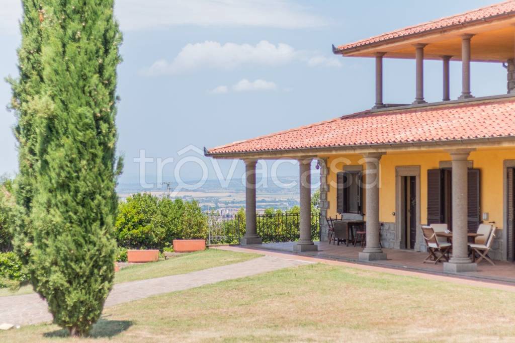 casa indipendente in vendita a Viterbo in zona San Martino al Cimino