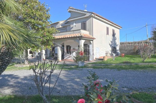 casa indipendente in vendita a Viterbo in zona San Martino al Cimino