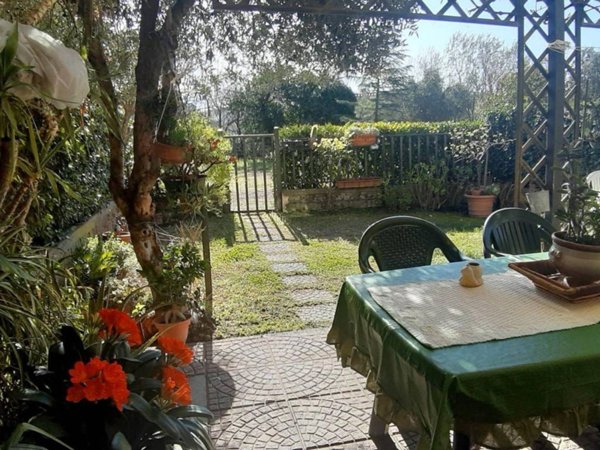casa indipendente in vendita a Viterbo