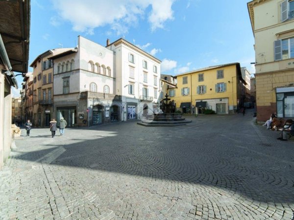 appartamento in vendita a Viterbo in zona Centro Città