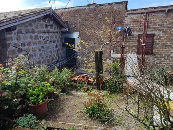 appartamento in vendita a Viterbo in zona Grotte Santo Stefano