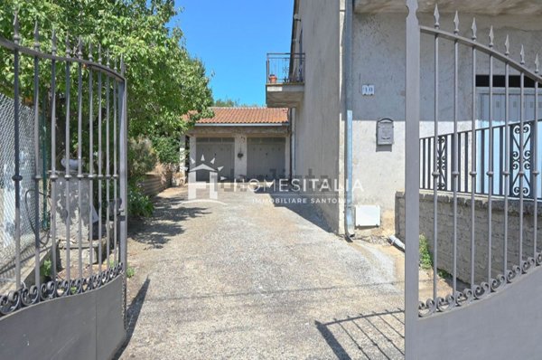 casa indipendente in vendita a Viterbo