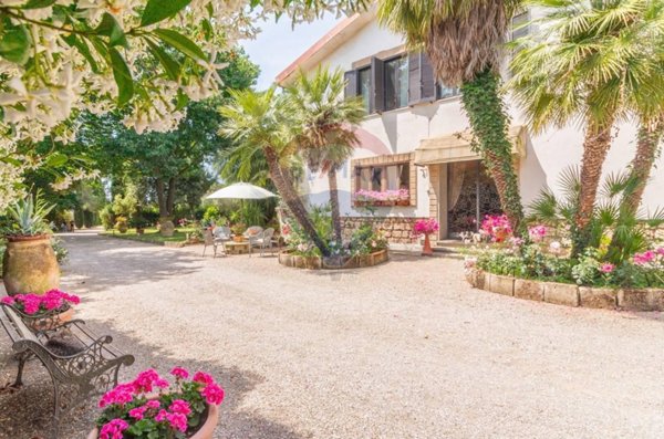 casa indipendente in vendita a Viterbo