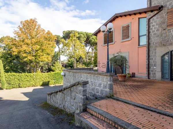 casa indipendente in vendita a Viterbo in zona Bagnaia