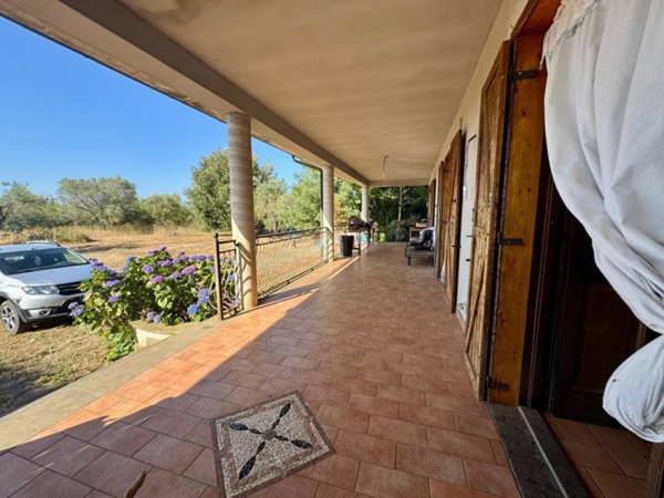 casa indipendente in vendita a Viterbo in zona Monterazzano