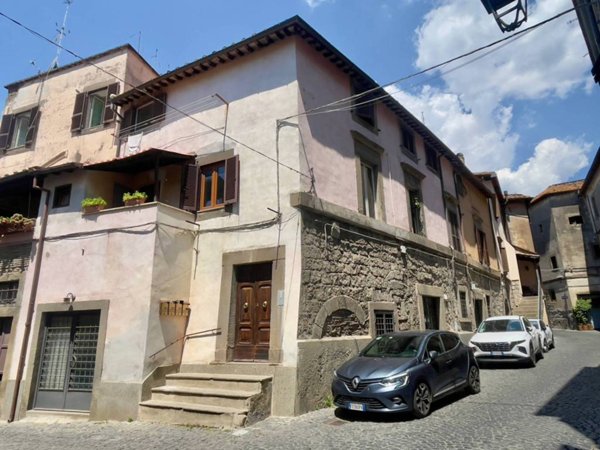 appartamento in vendita a Viterbo in zona Centro Città