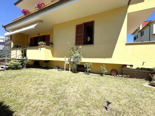 appartamento in vendita a Viterbo in zona La Quercia