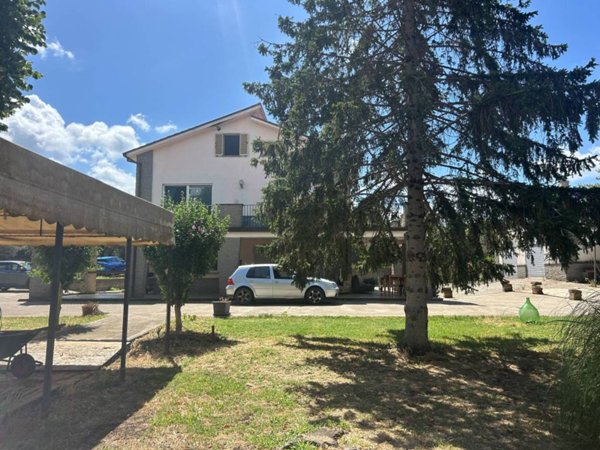 appartamento in vendita a Viterbo in zona San Martino al Cimino
