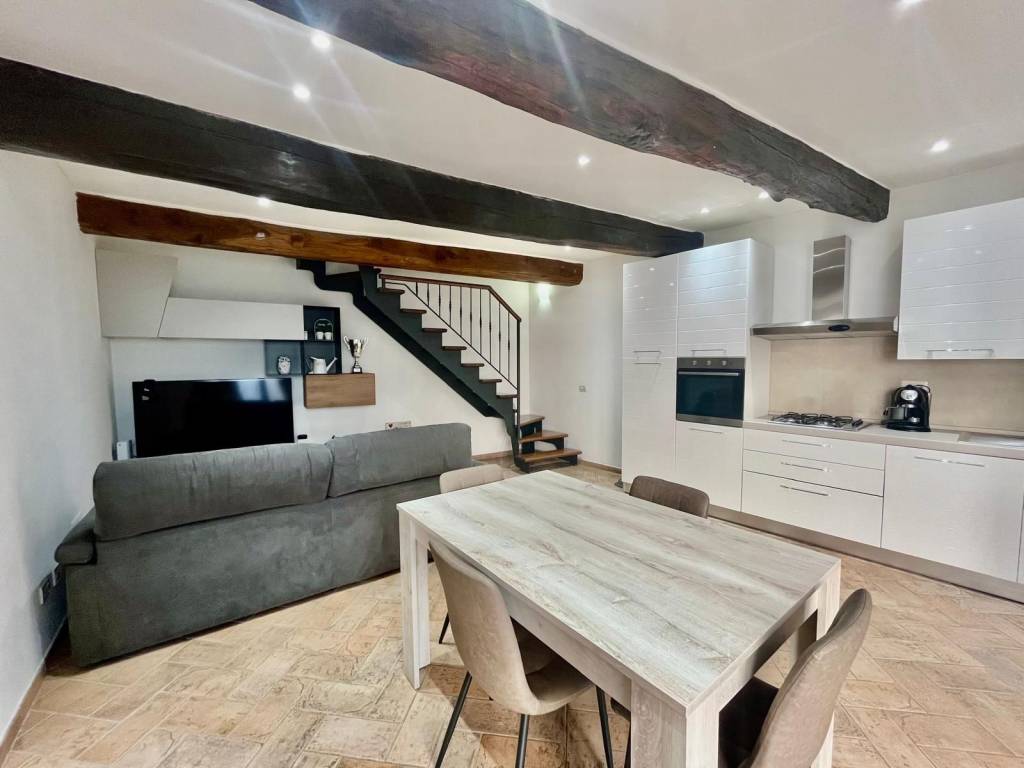 casa indipendente in vendita a Viterbo in zona Centro Città