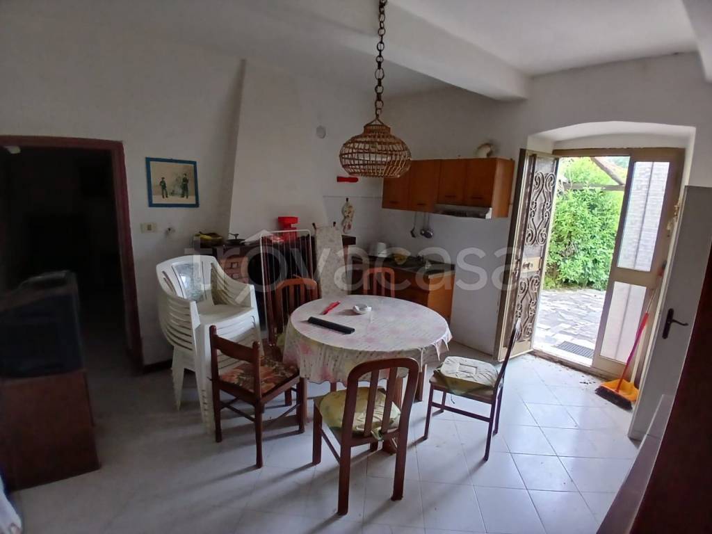 casa indipendente in vendita a Viterbo in zona Grotte Santo Stefano