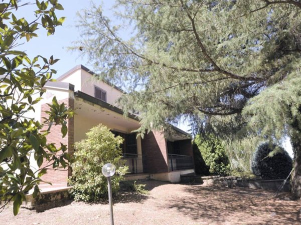 casa indipendente in vendita a Viterbo in zona Bagnaia