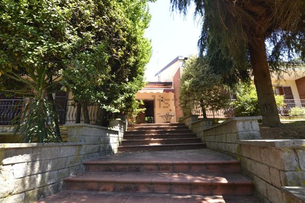 casa indipendente in vendita a Viterbo in zona Centro Città