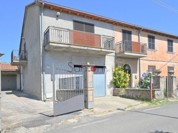 casa indipendente in vendita a Viterbo in zona Grotte Santo Stefano