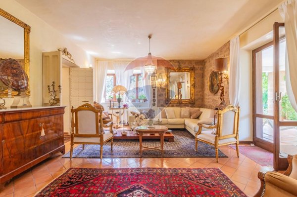 casa indipendente in vendita a Viterbo