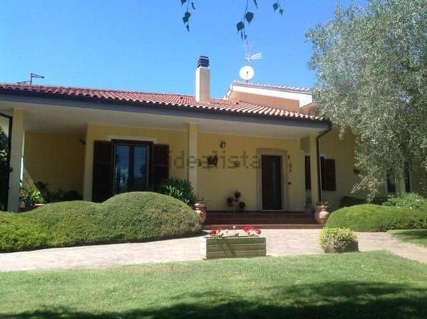 casa indipendente in vendita a Viterbo in zona Bagnaia