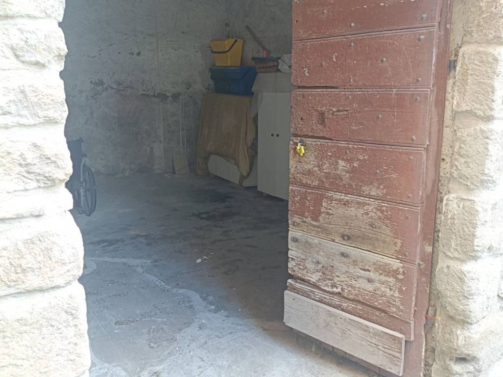 locale di sgombero in vendita a Viterbo in zona Centro Città