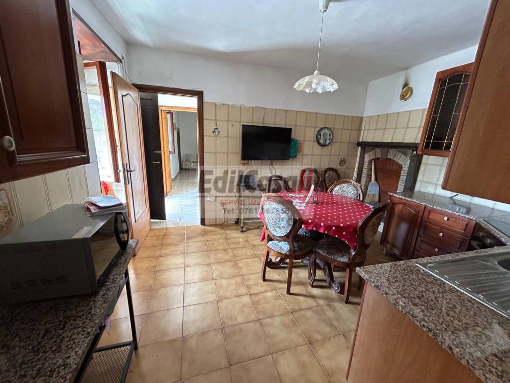 casa indipendente in vendita a Viterbo in zona Grotte Santo Stefano