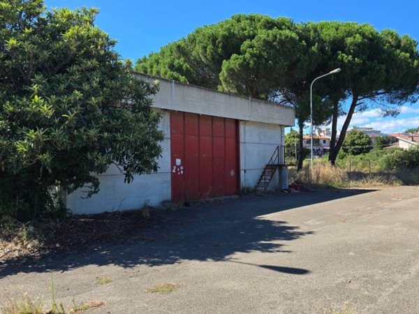 quadrivano in vendita a Viterbo in zona Grotte Santo Stefano