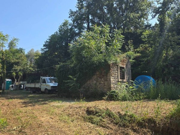 casa indipendente in vendita a Viterbo in zona Bagnaia
