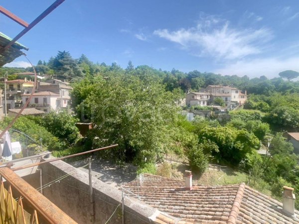 appartamento in vendita a Viterbo in zona San Martino al Cimino