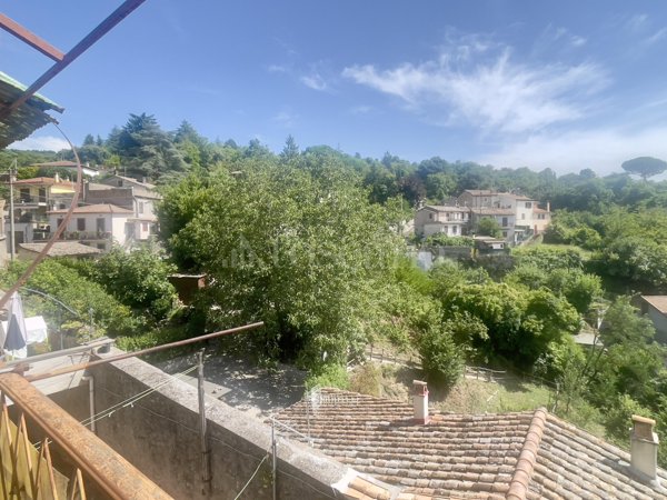 appartamento in vendita a Viterbo in zona San Martino al Cimino