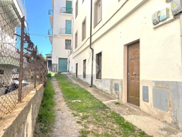 casa indipendente in vendita a Viterbo